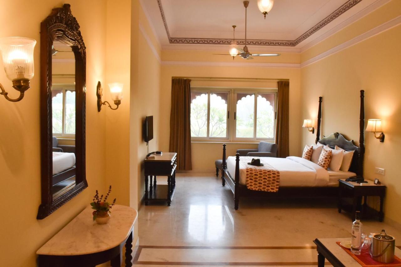 Umaid Palace - Luxury Resort Near Jaipur Close To Bhangarh & Chand Baori Stepwell Abhaneri Dubbi Exterior photo